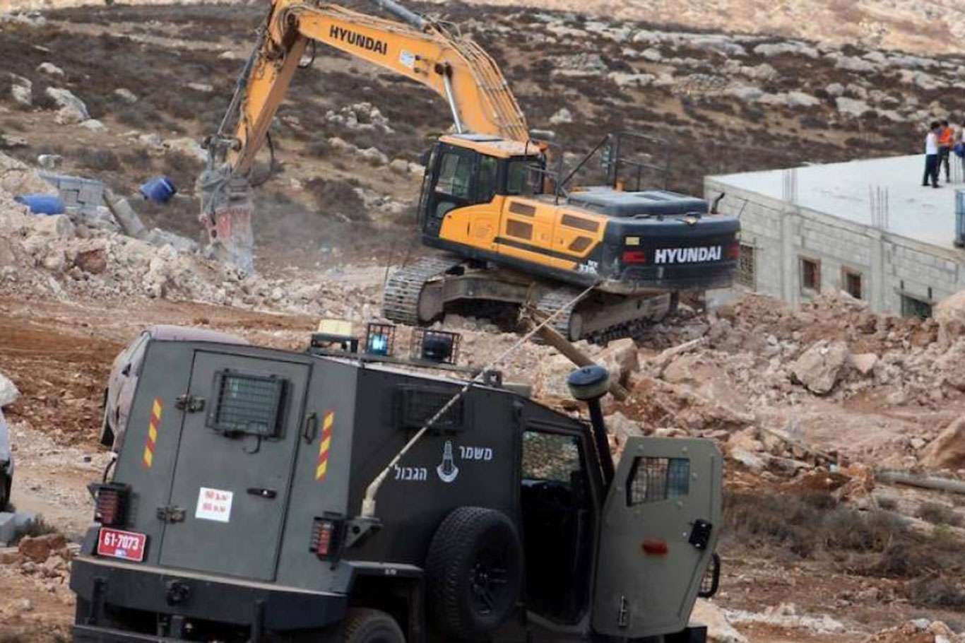 100 Palestinians displaced after zionist occupation demolished 129 structures in November